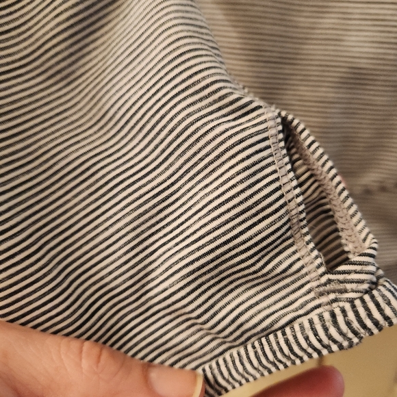 Lovely Zella Jersey Athletic Top with Beautiful details!      Sz XL - Picture 13 of 14